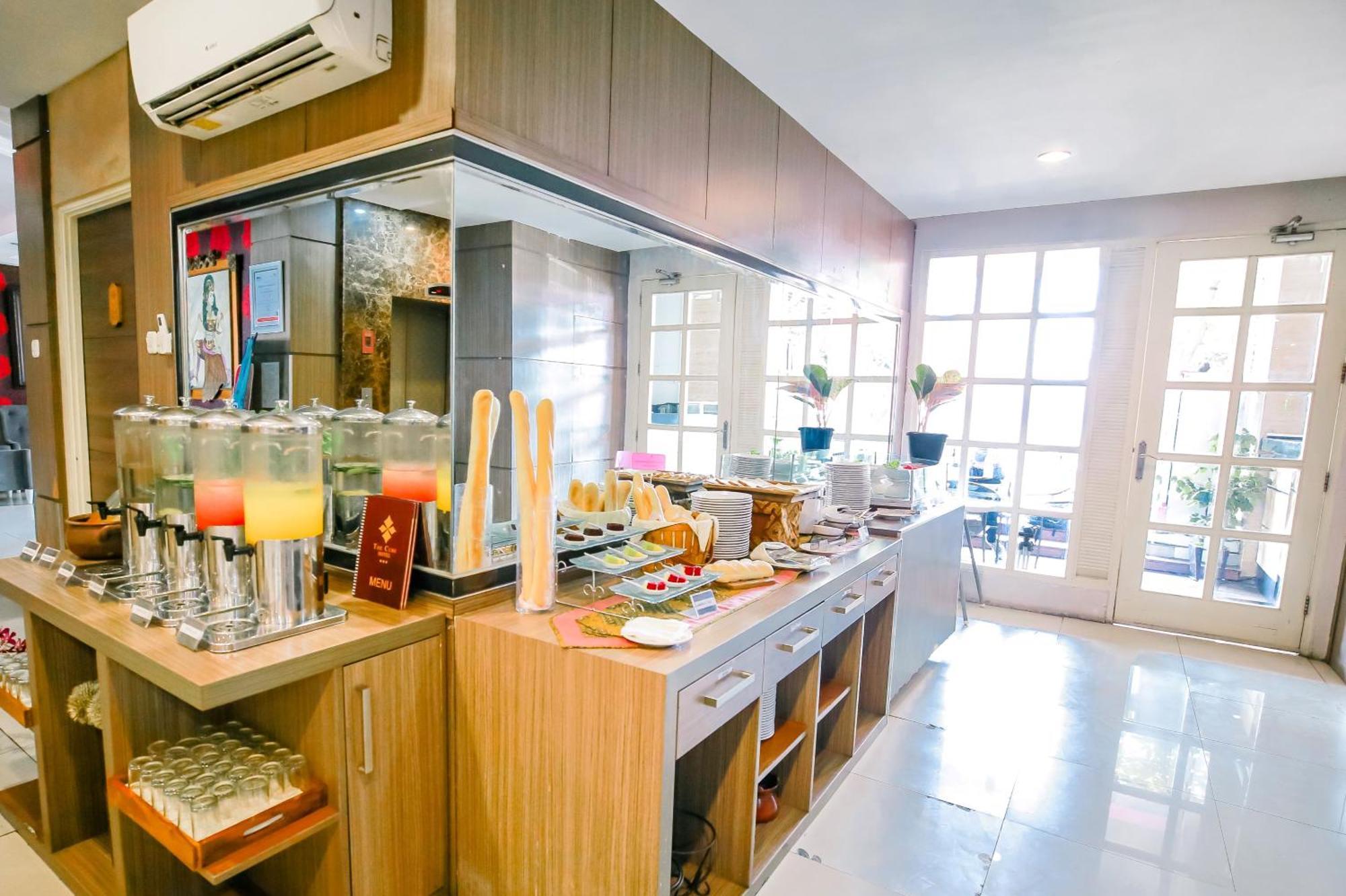 The Cube Hotel Malioboro, Azana Hotels Collection Yogyakarta Esterno foto